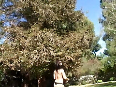 Round booty nympho gets her tight black cootchie slammed