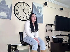 Casting girl gets interviewed for piss episode, mouth piss blowjob, pis guzzle