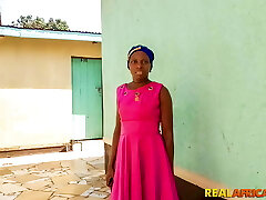 Ebony Nigerian Dinner Lady Gets Huge Ebony Cock For Lunch!