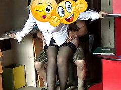Dirty employee fucked an accountant in labia and ass right in office for payments