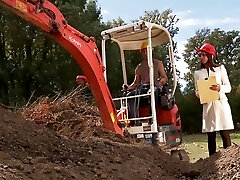 Construction worker fucks a mega-bitch on the site and feeds her spunk