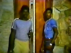 Milf got her pussy banged by some african masturbates in the hotel bedroom