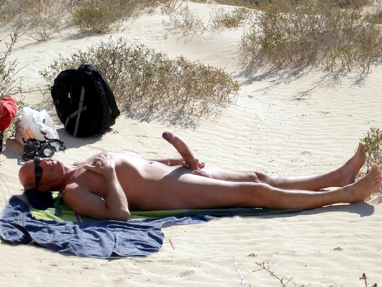 Hidden Beach - Hidden camera on the nudist beach