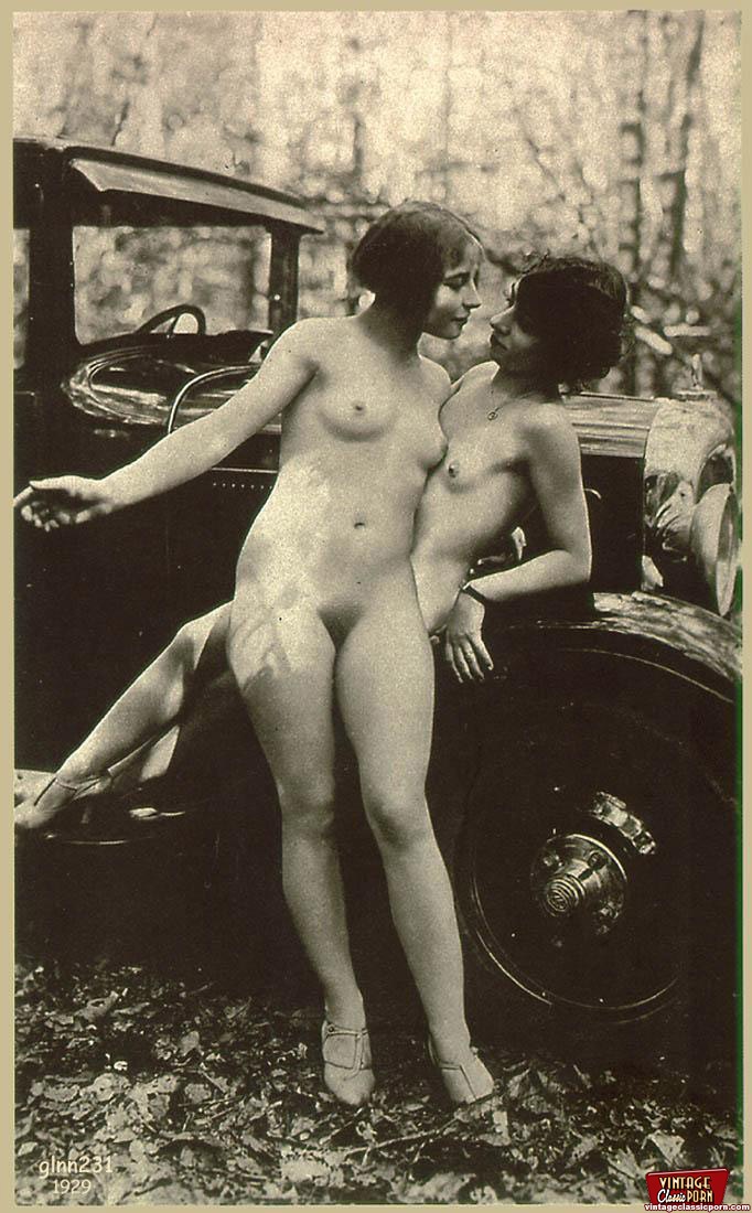 Vintage Nude Dildo - Vintage lesbians with dildo