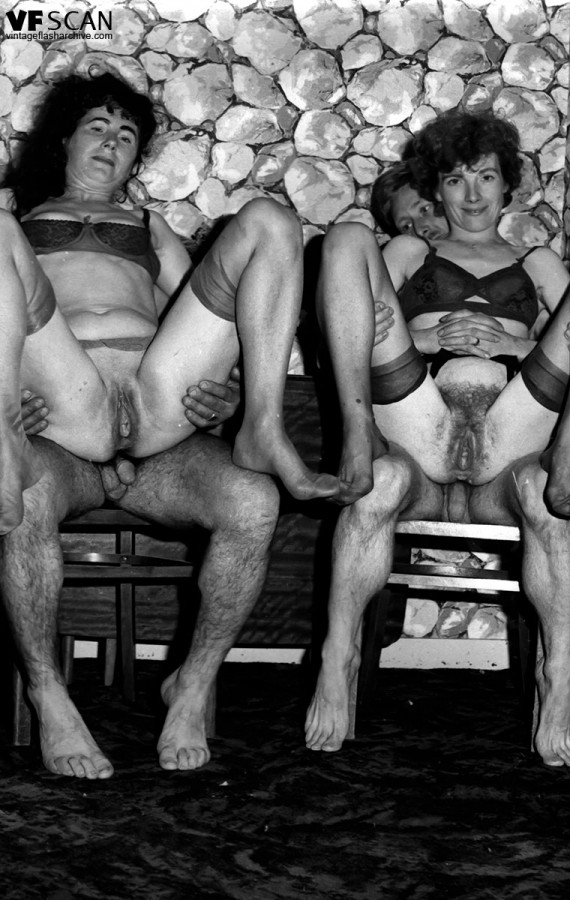 Sleazy 1950s London nylon stocking porno!