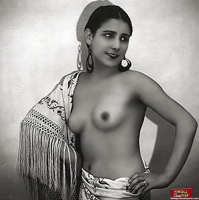 Vintage Nude Cute - Ethnic vintage nude ladies