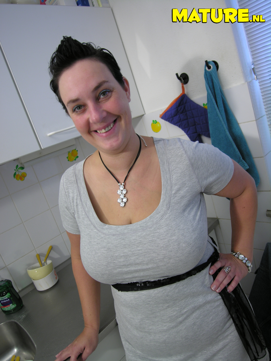 This chubby lovely mature slut shows everything