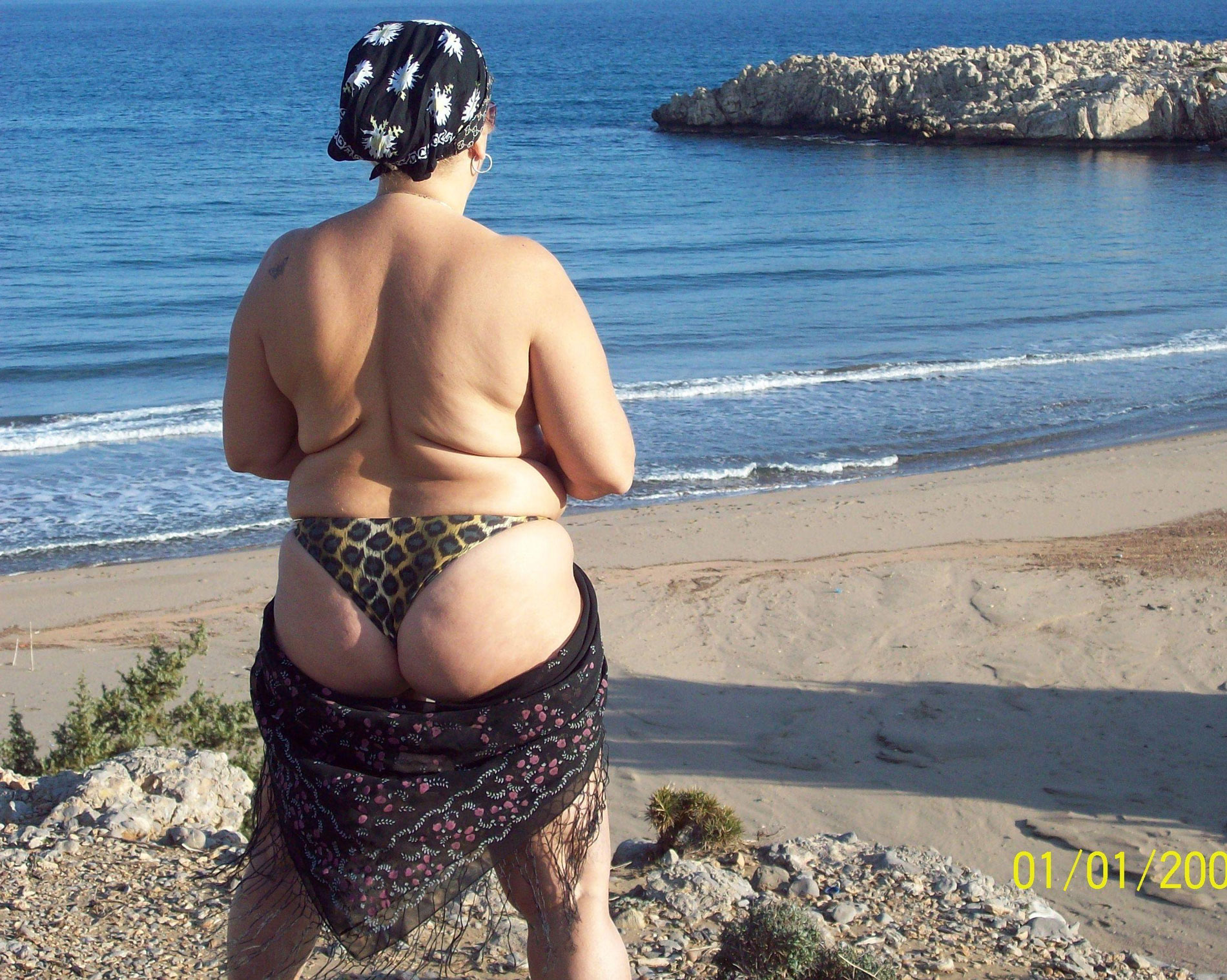 Fat nudist moms and grannies sunbathing nude on beach