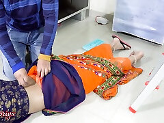 carino saree bhabhi prende cattivo con lei devar per ruvido e difficile anale sunny leone fingering hot dopo ghiaccio massaggio su lei indietro in hindi