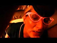 New MILF lemon nade on glasses while smoking New MILF lemon nade on glasses while smoking