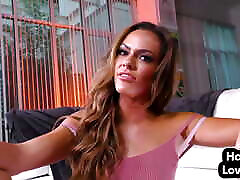 tirando pov babe si masturba oliato dong mentre si parla sporco