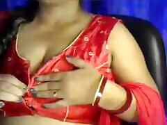 Desi Hot mom divorced milf Is Touching Boobs in Bra by Opening Cloth for Self Sex.