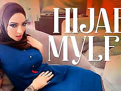 muslimische stiefschwester ist gestört, als sie den großen schwanz ihres stiefbruders&039;s sieht - hijab mylfs
