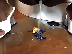 ebony pearl crush and pee on things ebony pearl crush and pee on things