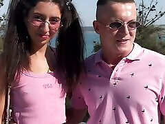 A stranger invited a couple of bloggers to a bisexual bareback threesome - 3.79