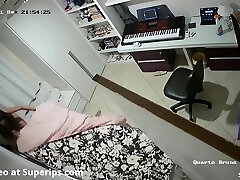 Ipcam Daily muslim mom son father Of A Young Girl In Her Room