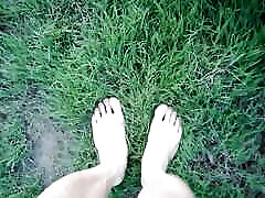Jon Arteen in short shorts walks on grass barefoot, shows his boy soles, smiles for you Boy vimmela video fetish, sexy twink on grass, n