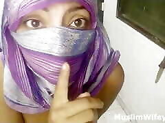 Sexy Horny MILF IN Hijab Niqab Muslim Arab Masturbates Gushy Squirting Pussy On mom and little sone sex Webcam