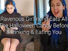wygłodniała dziewczyna zjada wszystkie cukierki na halloween, zanim się skurczy i zje cię