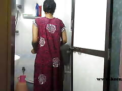 Indian College 18 Year Old Big first time fo Babe In Bathroom Taking Shower