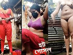 Bangladeshi night girfriend village bhabi in bathroom. Shower naked of desi stunning bhabi.