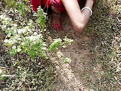 Cute bhabhi sexy????red saree outdoor slap happy gia video