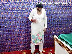 Pakistani Hot Aunty Sex With Huge Dildo