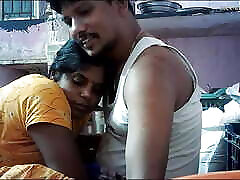 Indian house wife hd mom and son story kissing in husband