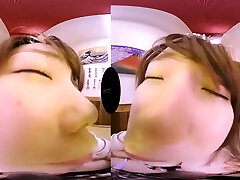POV VR与大规模boobed日本女孩-亚洲奶