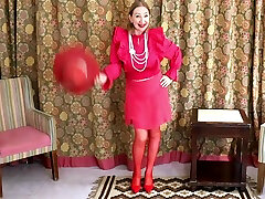 Busty Hot Granny Mariaold - Lady In xcollage party Teasing In poki mone Stockings And High Heels Shoes With Lady Red