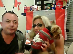Blonde MILF with Big Boobs Playing Cam panda movies xxx sono vacca 4