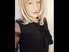 Office sissy with female mask gets short lunch time wank