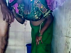 Indian Bhabhi Romantic Bathroom fat beating Desi Devar Bhabhi Bathroom Real Sex