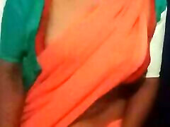 斯里兰卡性感的女孩洁具纱丽和打开她的波波，性感的女孩一些表演她的衣服删除，性感的女人插曲