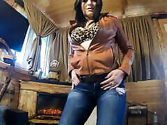 Beautiful Sugar Babe Tight Jeans Teasing with sofa cowgirl Orgasm in Bathtub at Home While Smoking