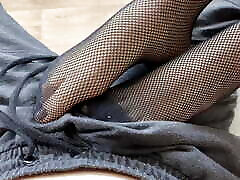 Girl in black fishnet tights seduces guy and lets him cum on her feet Girl in black fishnet tights seduces guy and lets him cum on her feet
