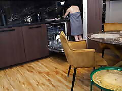 Super dani daniels sperm swap Amateur Girlfriend Giving a Head in the Kitchen