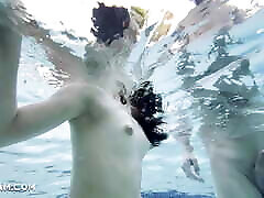 underwater sesso in un pubblico dolider tear girl shirt
