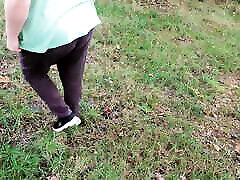 Next to the tree her udders turned red