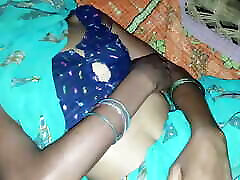 Indian desi bhabhi facing video.