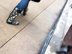 Big juicy booty black milf in brown dress pants vpl Big juicy booty black milf in brown dress pants vpl