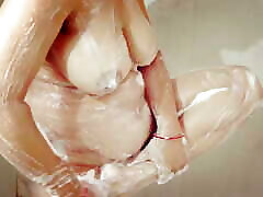 Mast Lady Cleaning Her Body