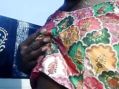 Desi Nude Yoga Teacher aur Uske Teen Khubsurat Ladkiya Ke Sath Eksath Sex Hindi Audio