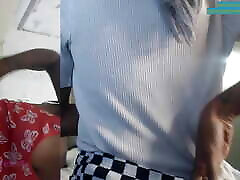 Webcam Ebony Shows off The Curves