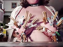 тренирую свои сиськи - 2