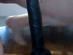giocando con grande dildo
