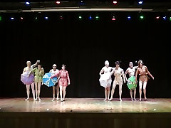 Nude and Rude! Balloon dance strip with arab old mom men.