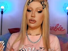 Italian Goddess Isabel talks about financial domination
