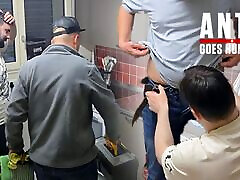 I Convince This Handsome Hetero Married Plumber to Try His ate cony Blowjob by a Man and He Let&039;s Me Suck Him Until He Cums