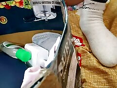 cercando 6 pollici dildo prima volta nel mio stretto vegina !!